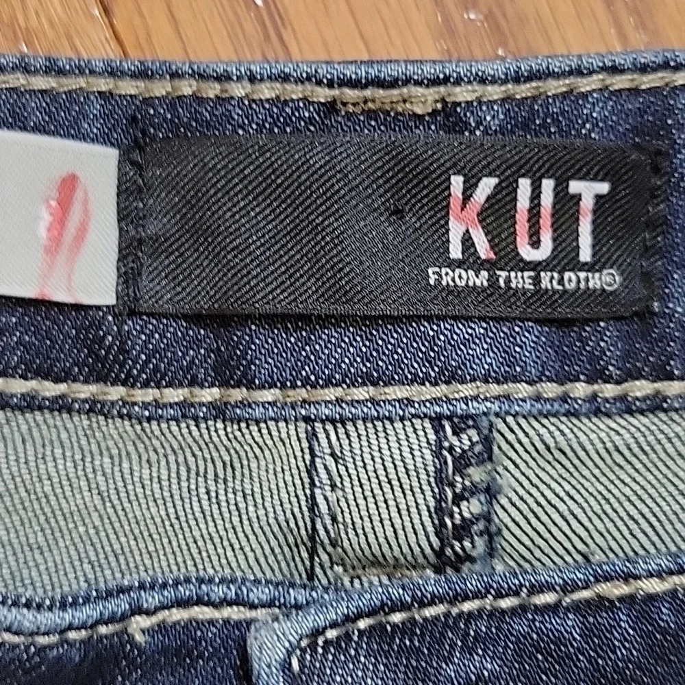 KUT From the Kloth Straight leg jeans sz 8